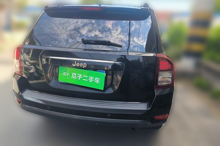 Used Jeep Compass 2014 2.0L two-wheel drive sport version Rear