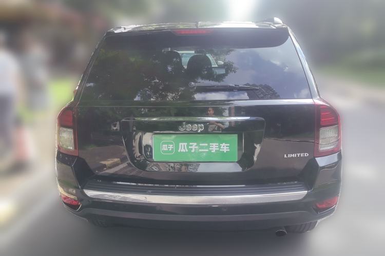 Used Jeep Compass 2014 2.0L two-wheel drive luxury version Rear