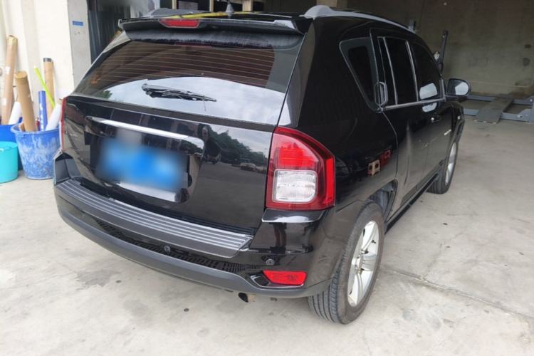 Used Jeep Compass 2014 2.0L two-wheel drive sport version Rear Right 45 Deg