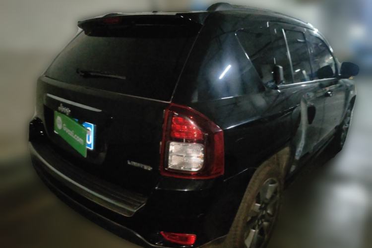 Used Jeep Compass 2014 2.0L two-wheel drive luxury version Rear Right 45 Deg