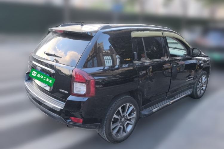 Used Jeep Compass 2014 2.0L two-wheel drive luxury version Rear Right 45 Deg