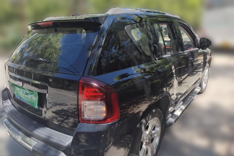 Used Jeep Compass 2014 2.0L two-wheel drive sport version Rear Right 45 Deg
