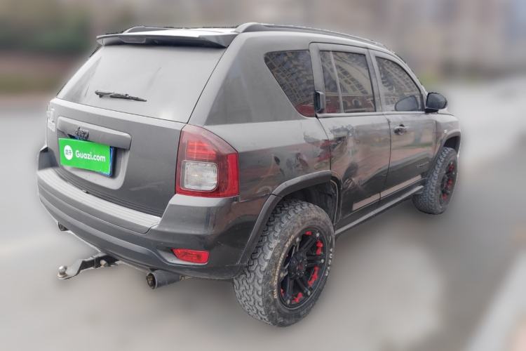Used Jeep Compass 2014 2.4L Four-Wheel Drive Serpentine Collection Edition Rear Right 45 Deg