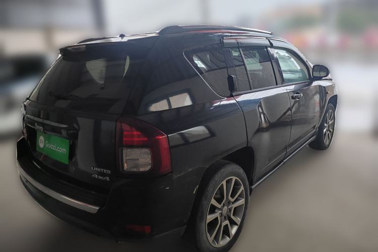 Used Jeep Compass 2014 2.4L four-wheel drive luxury navigation version Rear Right 45 Deg