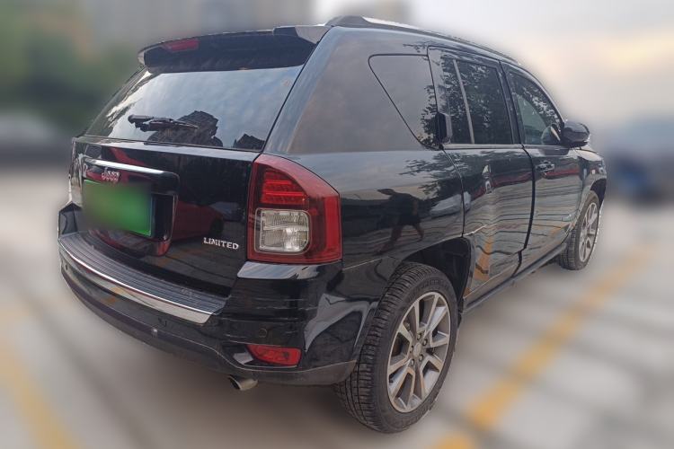 Used Jeep Compass 2014 2.4L four-wheel drive luxury version Rear Right 45 Deg