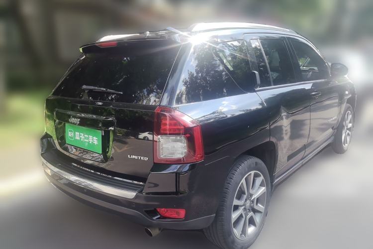 Used Jeep Compass 2014 2.0L two-wheel drive luxury version Rear Right 45 Deg