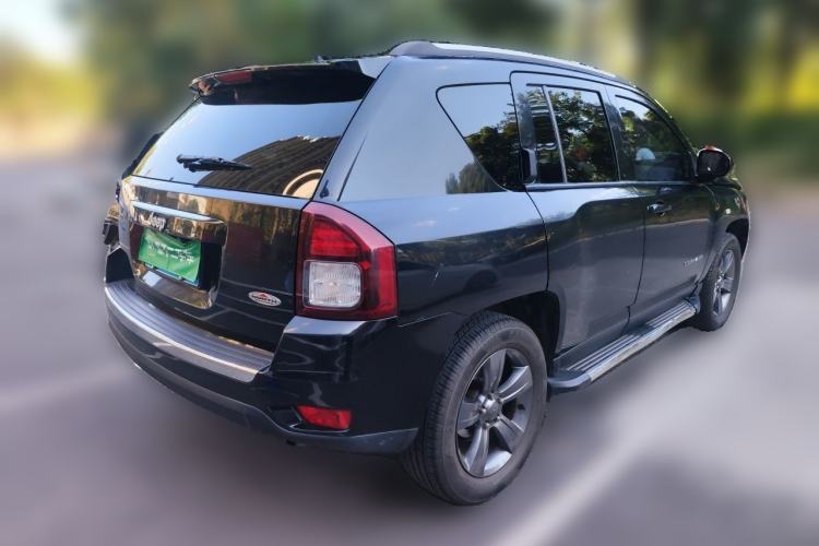 Used Jeep Compass 2014 2.4L Four-Wheel Drive Serpentine Collection Edition Rear Right 45 Deg