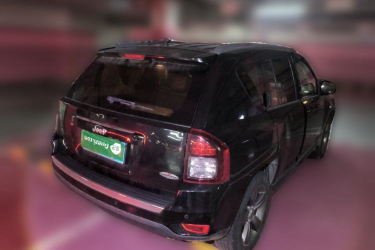 Used Jeep Compass 2014 2.4L four-wheel drive sport version Rear Right 45 Deg