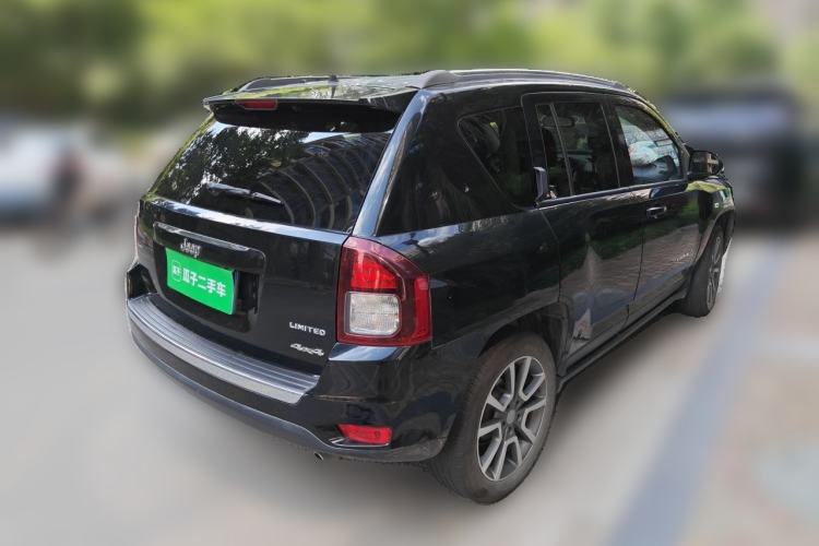 Used Jeep Compass 2014 Revised Version 2.4L Four-Wheel Drive Luxury Edition Rear Right 45 Deg