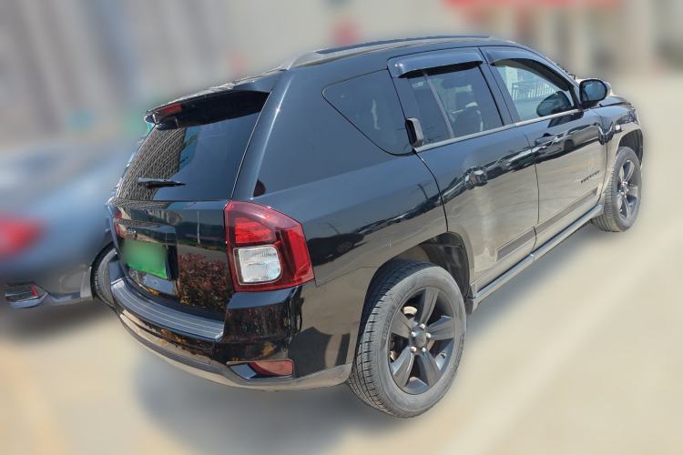 Used Jeep Compass 2014 2.4L Four-Wheel Drive Serpentine Collection Edition Rear Right 45 Deg