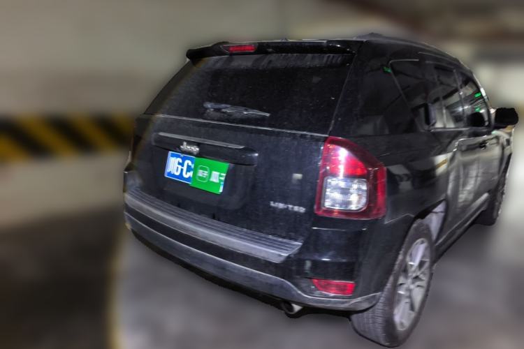Used Jeep Compass 2014 2.4L four-wheel drive luxury navigation version Rear Right 45 Deg