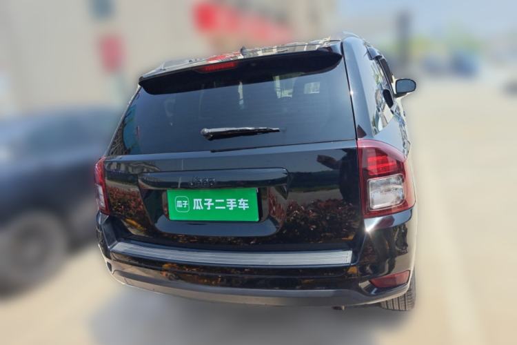 Used Jeep Compass 2014 2.4L Four-Wheel Drive Serpentine Collection Edition Rear