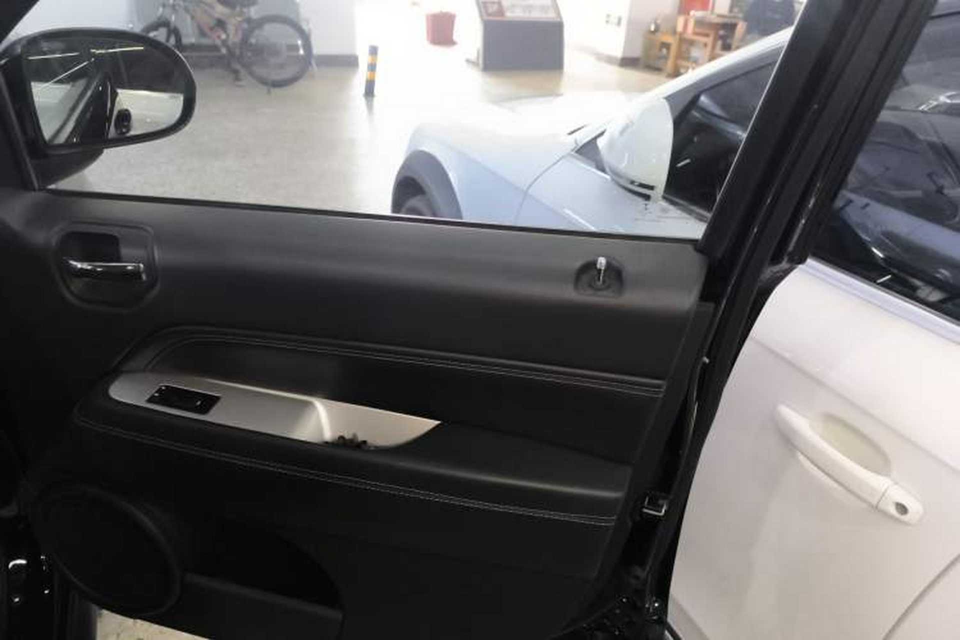 Used Jeep Compass 2014 Revised Version 2.4L Four-Wheel Drive Comfort Edition Right Front Door Interior
