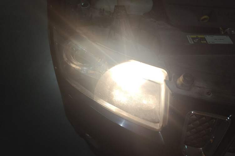Used Jeep Compass 2014 Revised Version 2.4L Four-Wheel Drive Comfort Edition Right Front Headlight