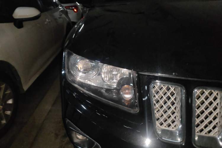 Used Jeep Compass 2014 2.0L two-wheel drive luxury version Right Front Headlight