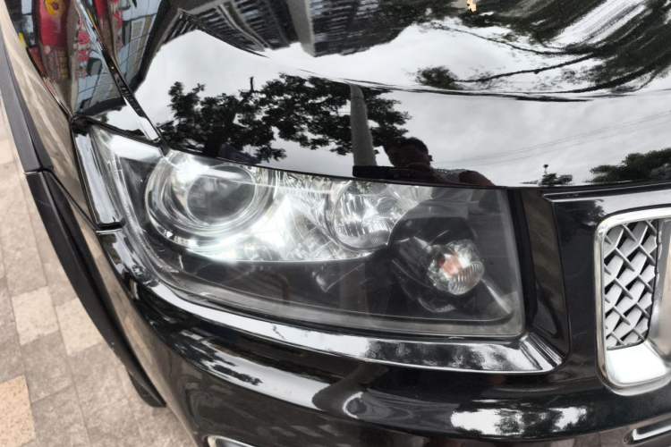 Used Jeep Compass 2014 2.4L four-wheel drive luxury version Right Front Headlight