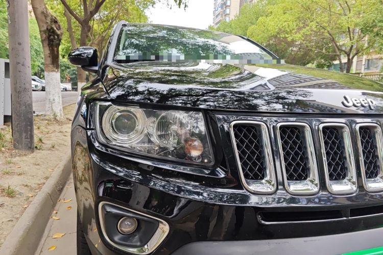 Used Jeep Compass 2014 Revised Version 2.4L Four-Wheel Drive Comfort Edition Right Front Headlight