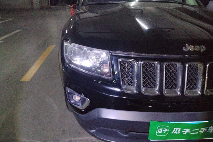 Used Jeep Compass 2014 Revised Version 2.4L Four-Wheel Drive Comfort Edition Right Front Headlight