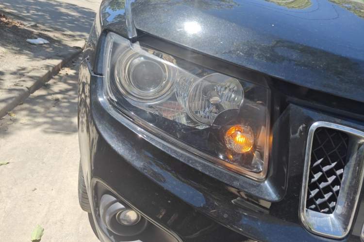 Used Jeep Compass 2014 2.0L two-wheel drive sport version Right Front Headlight
