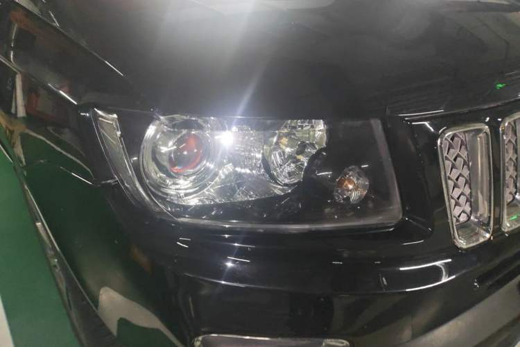 Used Jeep Compass 2014 Revised Version 2.0L Two-Wheel Drive Elite Edition Right Front Headlight