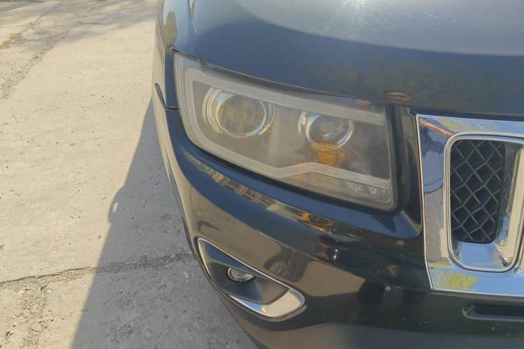 Used Jeep Compass 2014 Revised Version 2.4L Four-Wheel Drive Comfort Edition Right Front Headlight