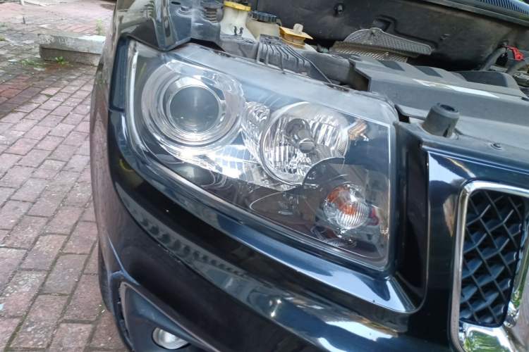 Used Jeep Compass 2014 Revised Version 2.4L Four-Wheel Drive Comfort Edition Right Front Headlight