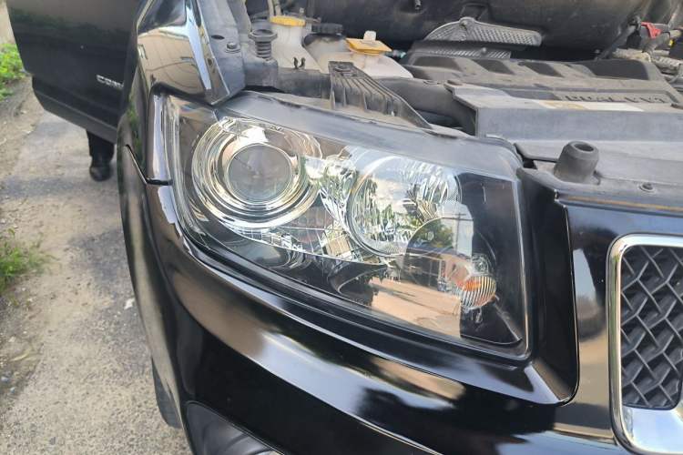 Used Jeep Compass 2014 2.0L two-wheel drive sport version Right Front Headlight