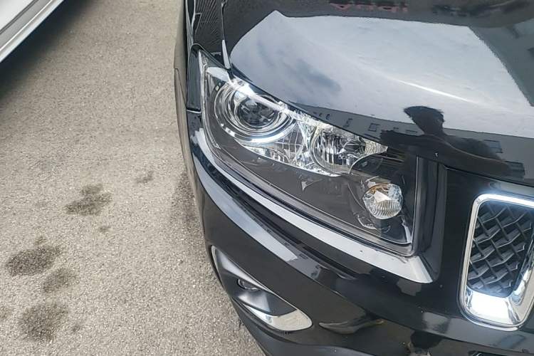 Used Jeep Compass 2014 Revised Version 2.4L Four-Wheel Drive Luxury Edition Right Front Headlight
