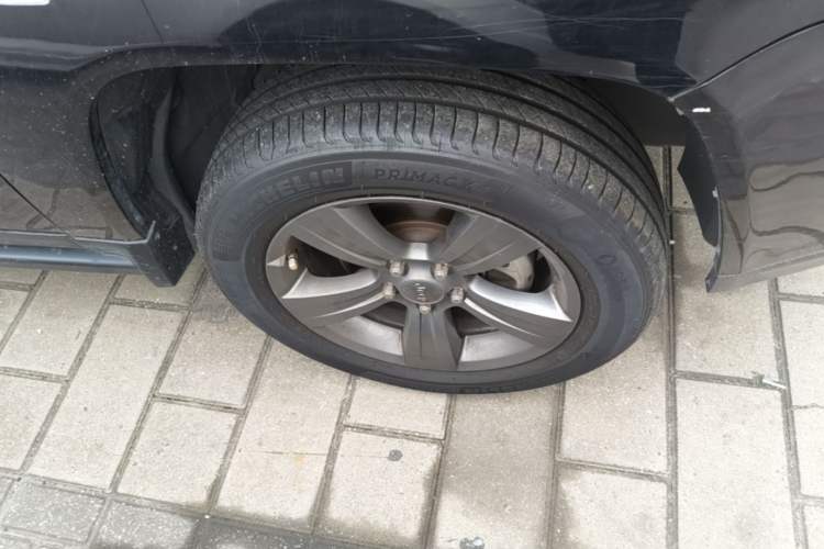 Used Jeep Compass 2014 Revised Version 2.4L Four-Wheel Drive Comfort Edition Right Front Wheel Hub