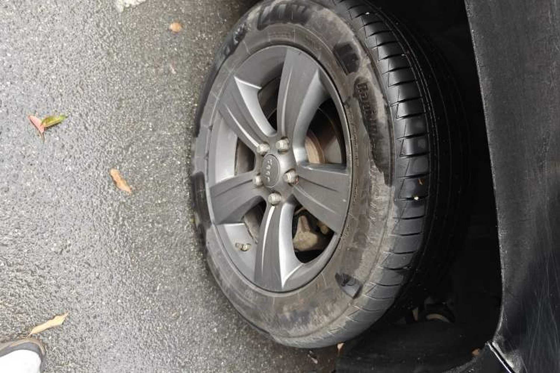 Used Jeep Compass 2014 2.4L four-wheel drive sport version Right Front Wheel Hub