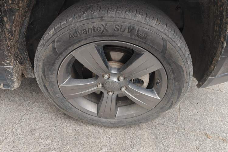 Used Jeep Compass 2014 Revised Version 2.4L Four-Wheel Drive Comfort Edition Right Front Wheel Hub