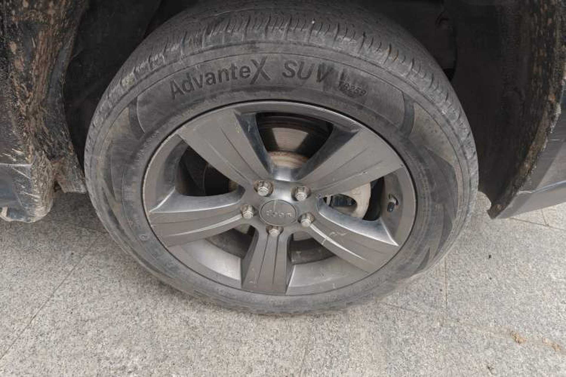 Used Jeep Compass 2014 Revised Version 2.4L Four-Wheel Drive Comfort Edition Right Front Wheel Hub