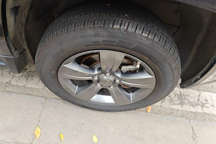 Used Jeep Compass 2014 Revised Version 2.4L Four-Wheel Drive Comfort Edition Right Front Wheel Hub