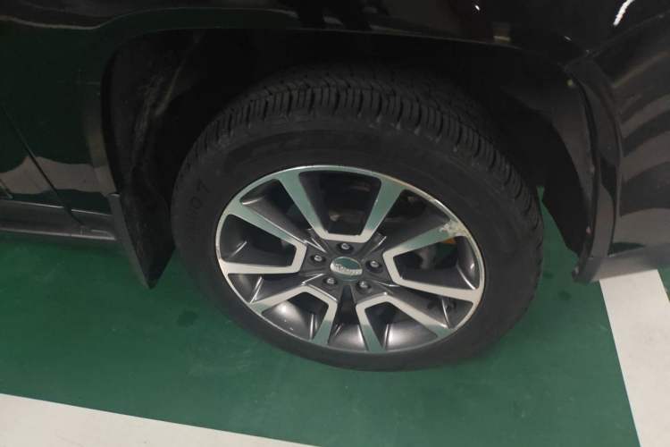 Used Jeep Compass 2014 Revised Version 2.0L Two-Wheel Drive Elite Edition Right Front Wheel Hub