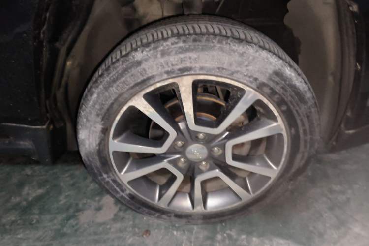 Used Jeep Compass 2014 Revised Version 2.0L Two-Wheel Drive Elite Edition Right Front Wheel Hub