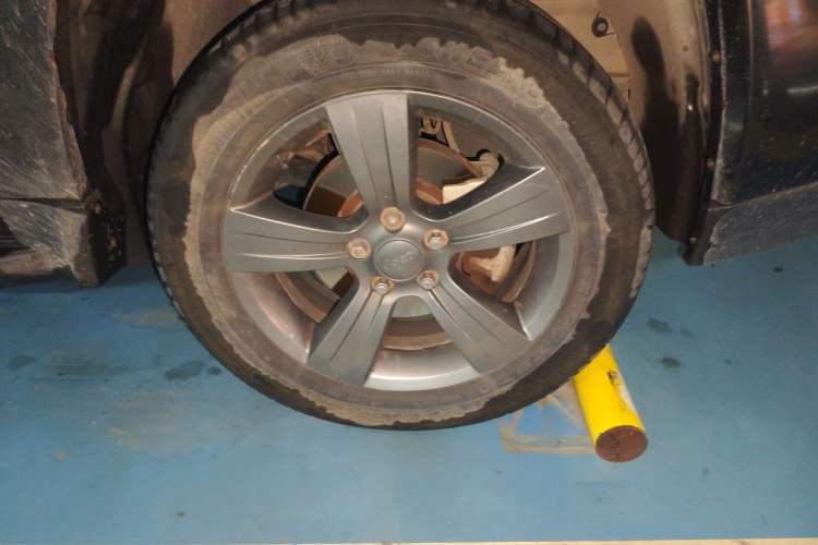 Used Jeep Compass 2014 Revised Version 2.4L Four-Wheel Drive Comfort Edition Right Front Wheel Hub