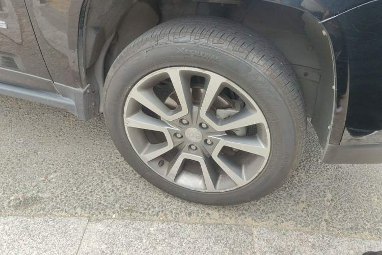 Used Jeep Compass 2014 Revised Version 2.0L Two-Wheel Drive Elite Edition Right Front Wheel Hub