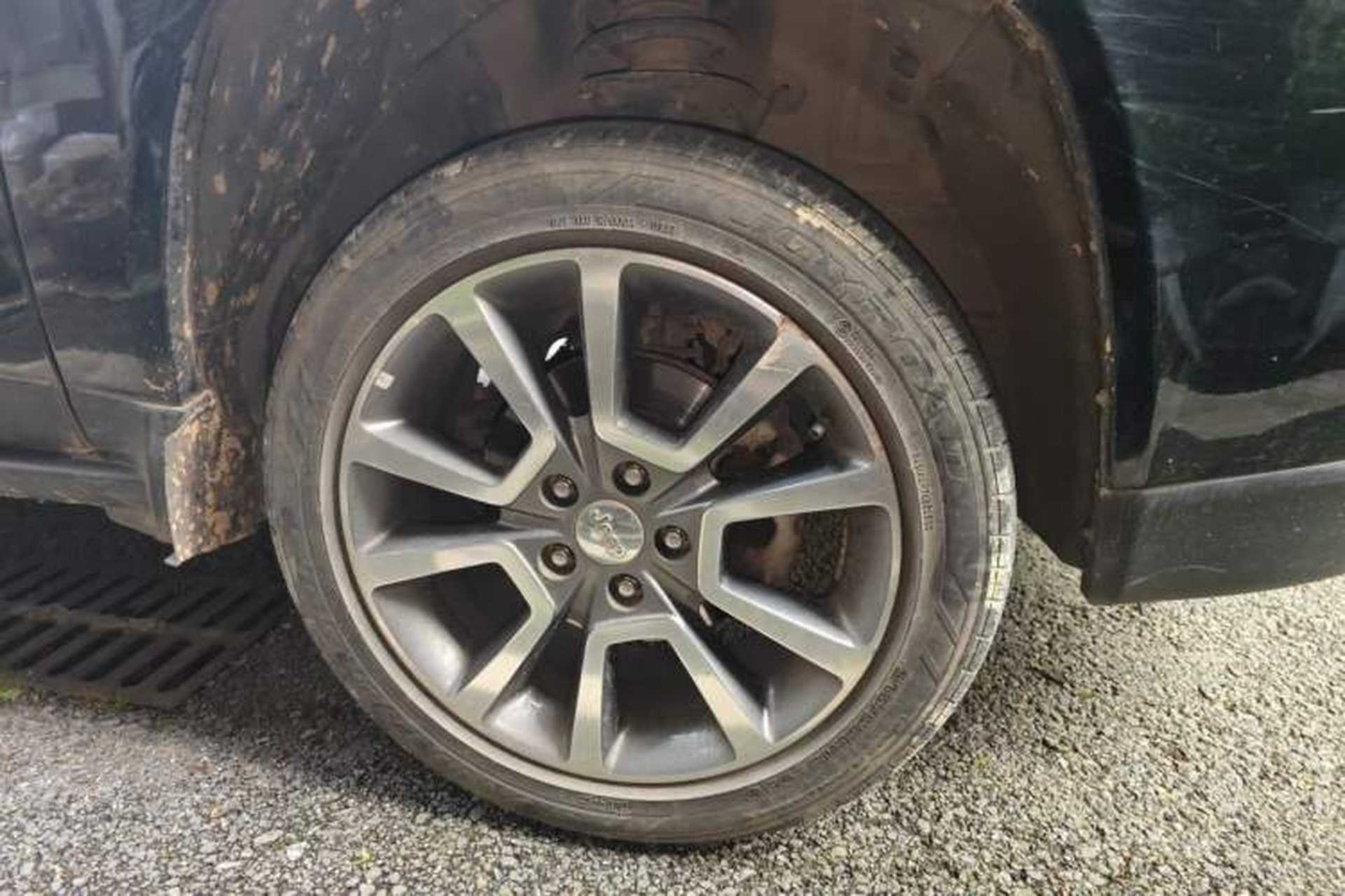 Used Jeep Compass 2014 2.0L two-wheel drive luxury version Right Front Wheel Hub