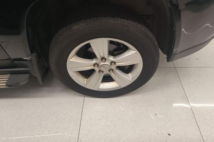 Used Jeep Compass  Right Front Wheel Hub