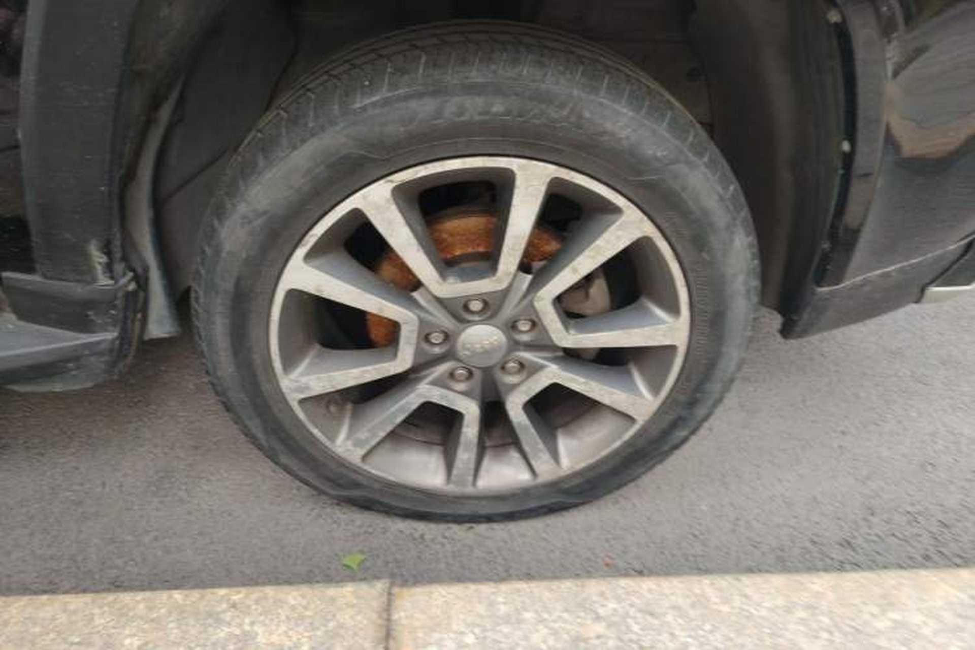 Used Jeep Compass 2014 Revised Version 2.0L Two-Wheel Drive Elite Edition Right Front Wheel Hub