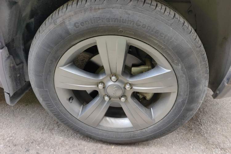 Used Jeep Compass 2014 Revised Version 2.4L Four-Wheel Drive Comfort Edition Right Front Wheel Hub