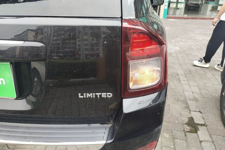 Used Jeep Compass 2014 Revised Version 2.0L Two-Wheel Drive Elite Edition Right Rear Taillight