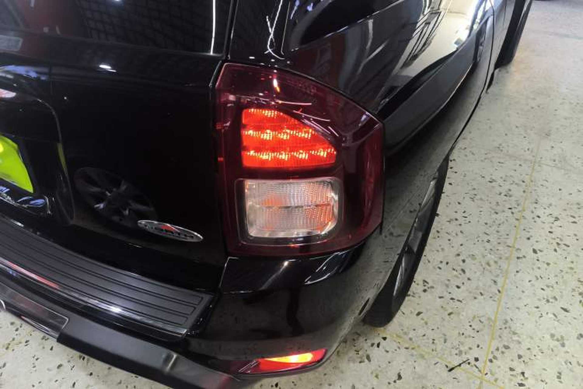 Used Jeep Compass 2014 Revised Version 2.4L Four-Wheel Drive Comfort Edition Right Rear Taillight