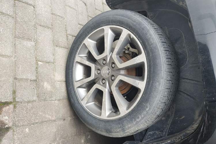 Used Jeep Compass 2014 Revised Version 2.0L Two-Wheel Drive Elite Edition Right Rear Wheel Hub