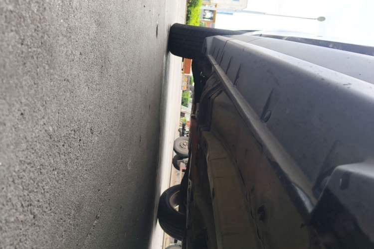 Used Jeep Compass 2014 2.0L two-wheel drive sport version Right Side Sill