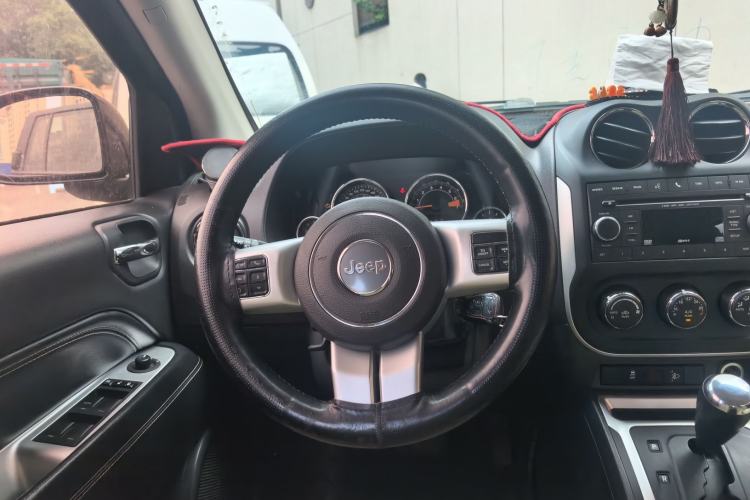 Used Jeep Compass 2014 Revised Version 2.4L Four-Wheel Drive Comfort Edition Steering Wheel