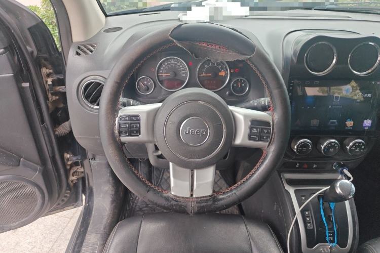 Used Jeep Compass 2014 Revised Version 2.4L Four-Wheel Drive Comfort Edition Steering Wheel