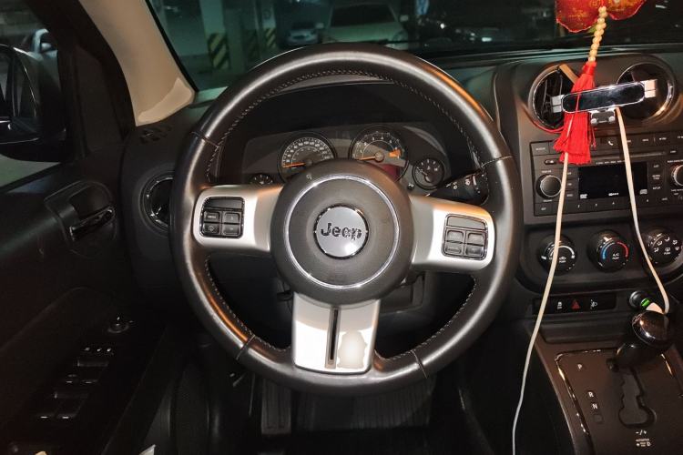 Used Jeep Compass 2014 2.0L two-wheel drive sport version Steering Wheel