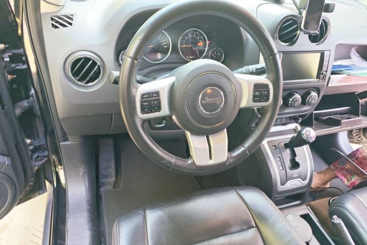 Used Jeep Compass 2014 Revised Version 2.0L Two-Wheel Drive Elite Edition Steering Wheel