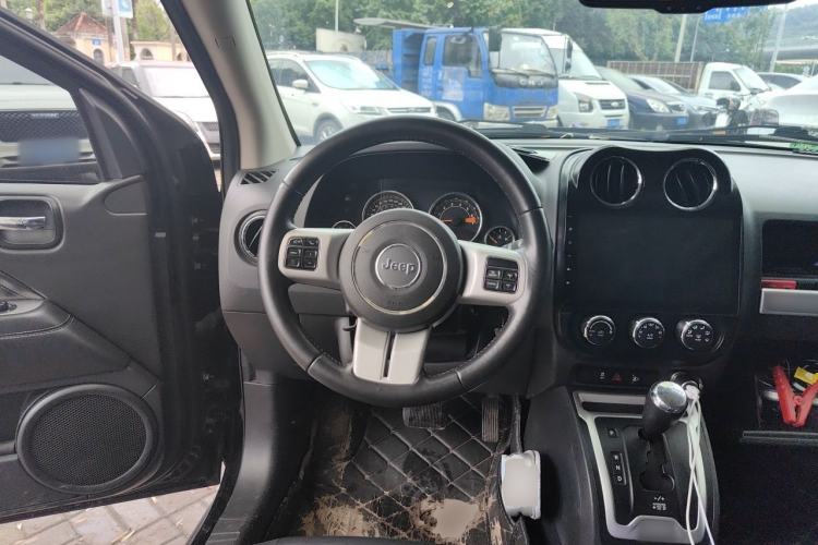 Used Jeep Compass 2014 Revised Version 2.4L Four-Wheel Drive Comfort Edition Steering Wheel